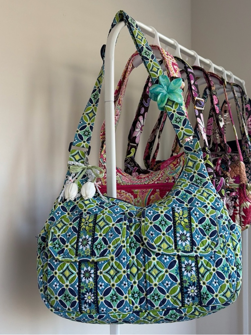 SOLD Vera Bradley Daisy Daisy Cargo Sling